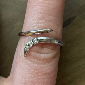 Adjustable silver ring with rhinestones